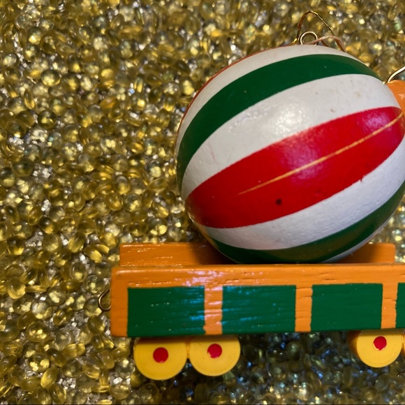 😻 3 for $13 Avon Christmas Train Ornament - Picture 4 of 12